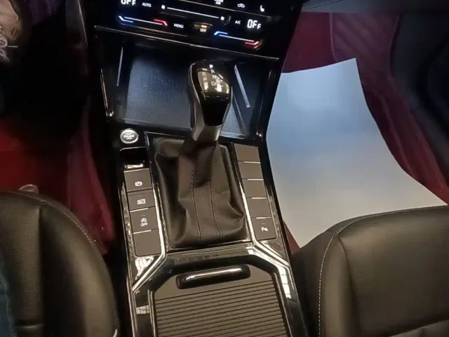 Volkswagen Passat — Фото автомобиля 13