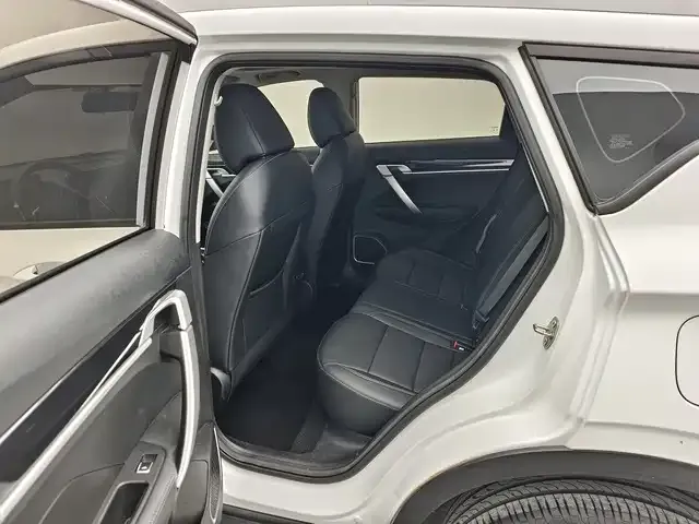 Geely Binyue — Фото автомобиля 10