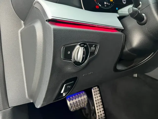 Mercedes-Benz E-Class — Фото автомобиля 18