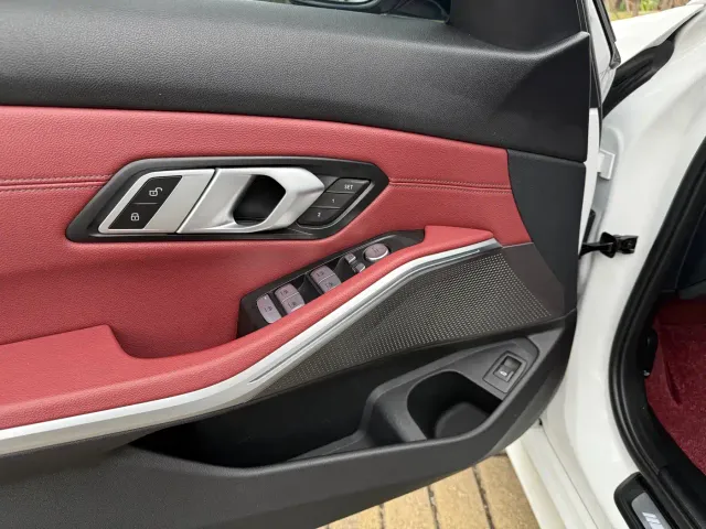 BMW 3 Series — Фото автомобиля 9