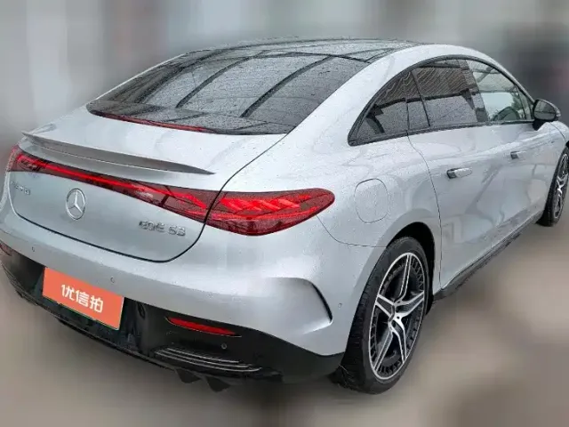 Mercedes-Benz EQE AMG — Фото автомобиля 2