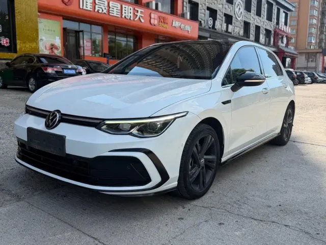 Фотография автомобиля — Volkswagen Golf