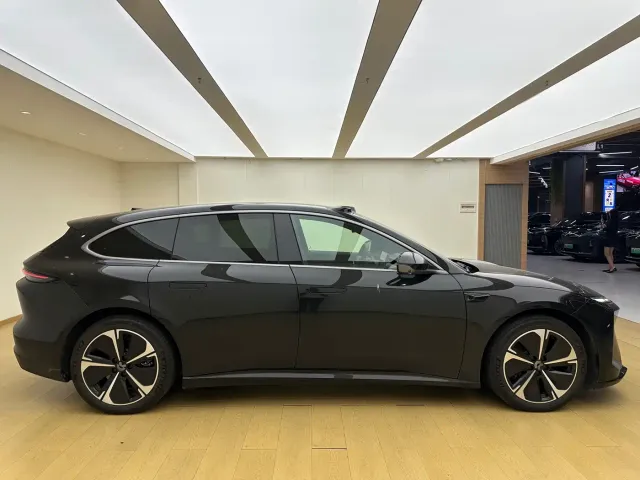Nio ET5 Touring — Фото автомобиля 16