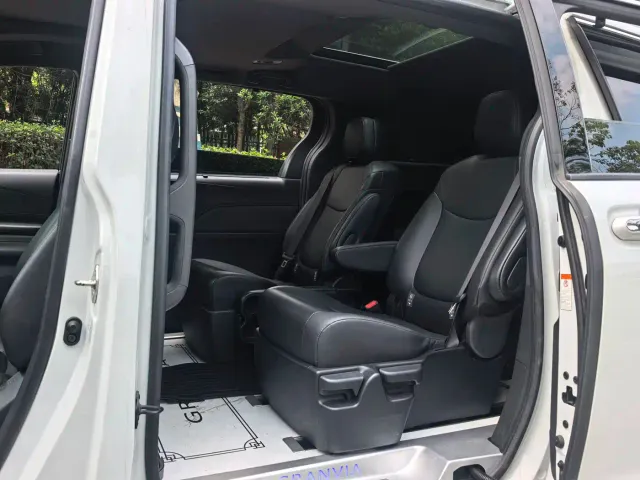 Toyota Granvia — Фото автомобиля 8
