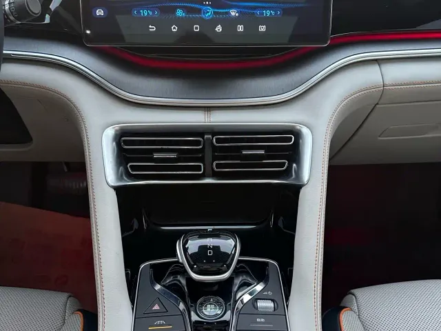 BYD Song PLUS — Фото автомобиля 24
