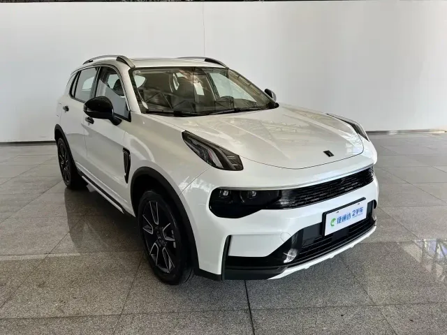 Lynk & Co 01 — Фото автомобиля 9