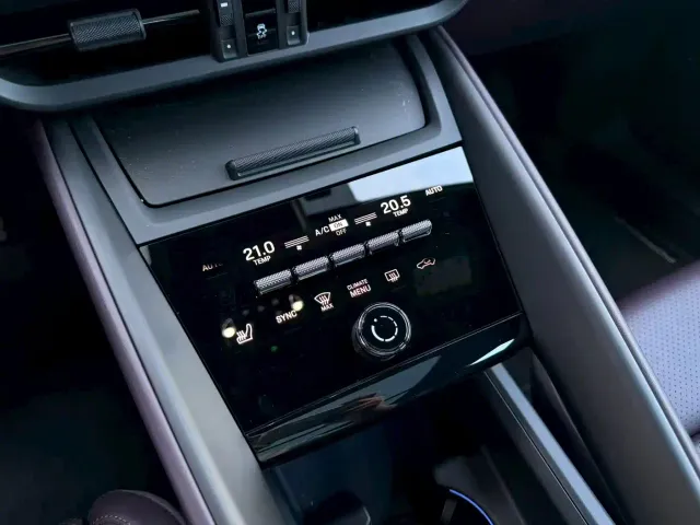 Porsche Macan EV — Фото автомобиля 12