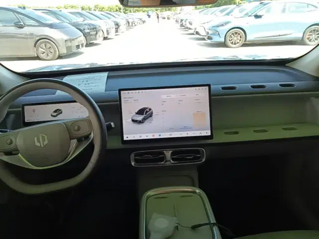 Leapmotor B10 — Фото автомобиля 9