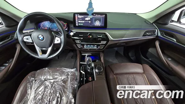 BMW 5 Series G30 — Фото автомобиля 10