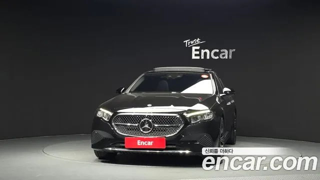 Mercedes-Benz E-Class — Фото автомобиля 2