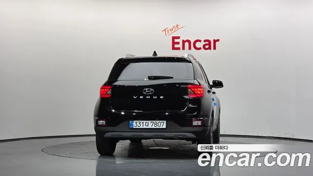 Hyundai Venue — Фото автомобиля 4