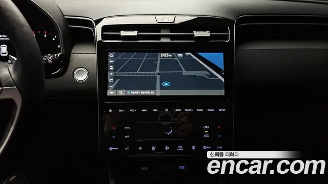 Hyundai Tucson Tucson (NX4) Дизель 2.0 2WD — Фото автомобиля 14