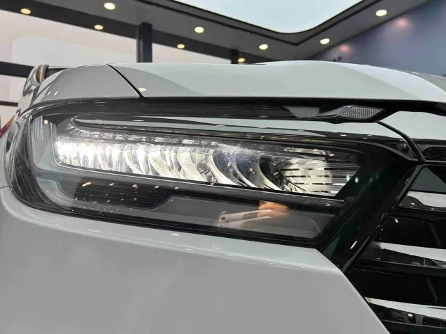 Honda Odyssey — Фото автомобиля 3