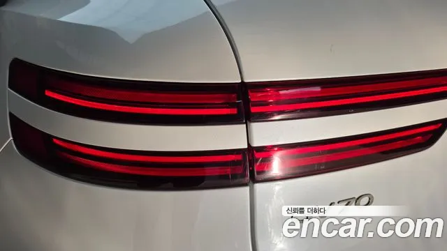 Genesis GV70 — Фото автомобиля 8