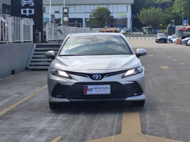 Toyota Camry — Фото автомобиля 2