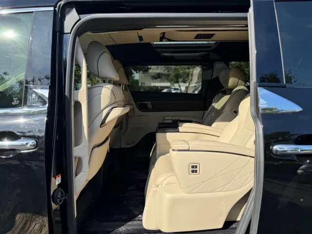 Toyota Vellfire — Фото автомобиля 13