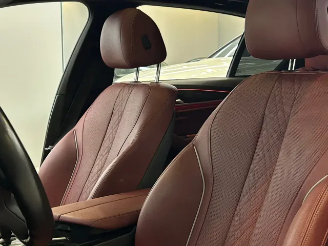 BMW 5 Series — Фото автомобиля 11