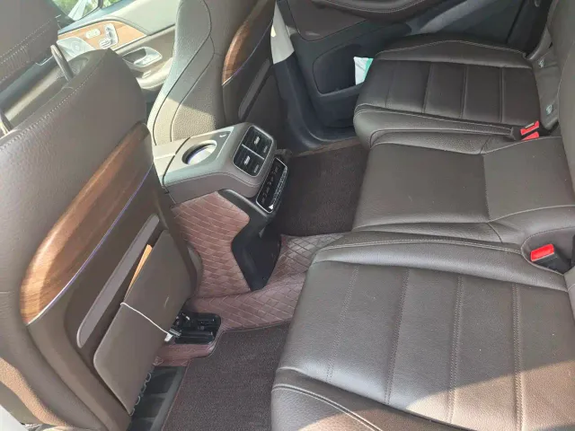 Mercedes-Benz GLS-Class — Фото автомобиля 10