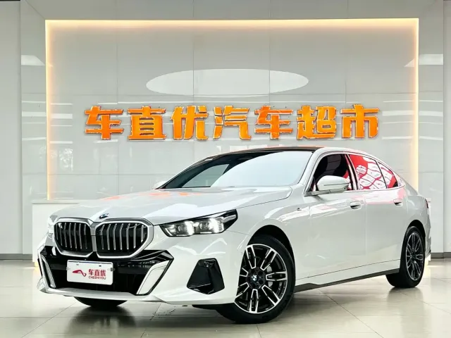 Фотография автомобиля — BMW 5 Series