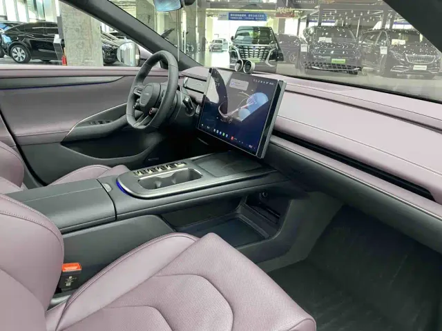 Xiaomi SU7 — Фото автомобиля 22