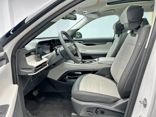 Ford Edge — Фото автомобиля 15