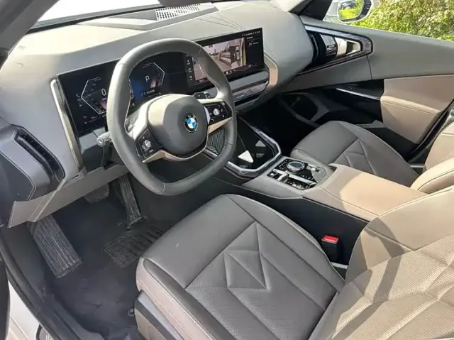 BMW BMW X3 2025 xDrive25L Luxury Package — Фото автомобиля 4