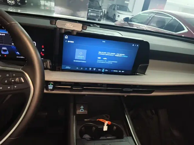 Ford Edge — Фото автомобиля 12