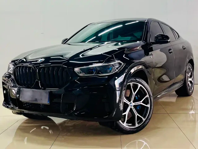 BMW X6 — Фото автомобиля 2