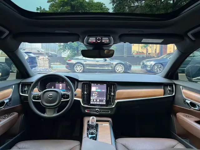 Volvo S90 — Фото автомобиля 7