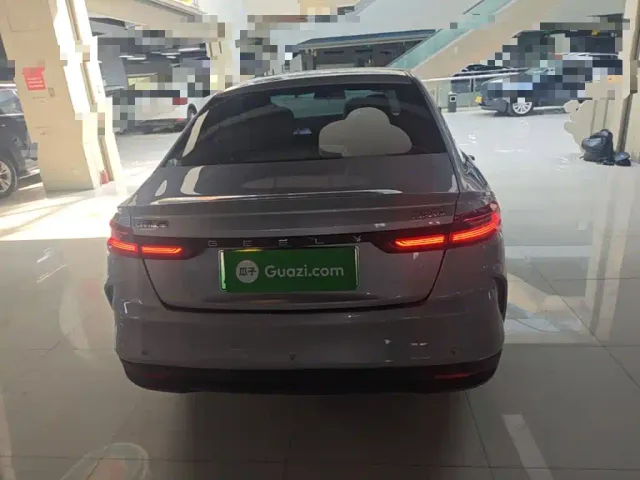 Geely Geometry G6 — Фото автомобиля 5