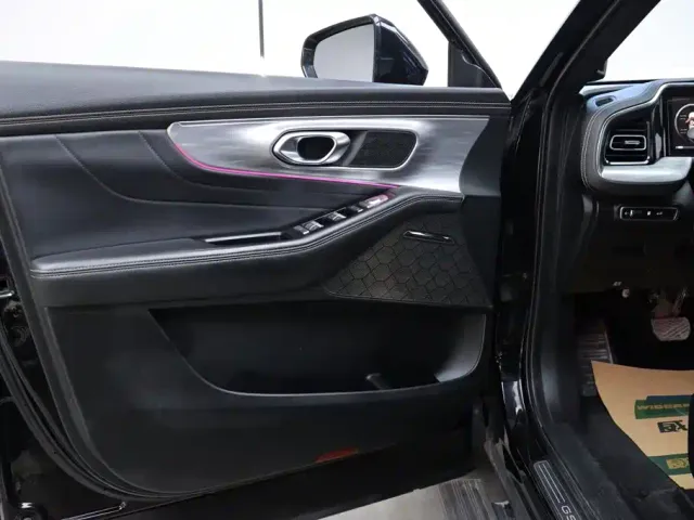 GAC Trumpchi GS8 — Фото автомобиля 10