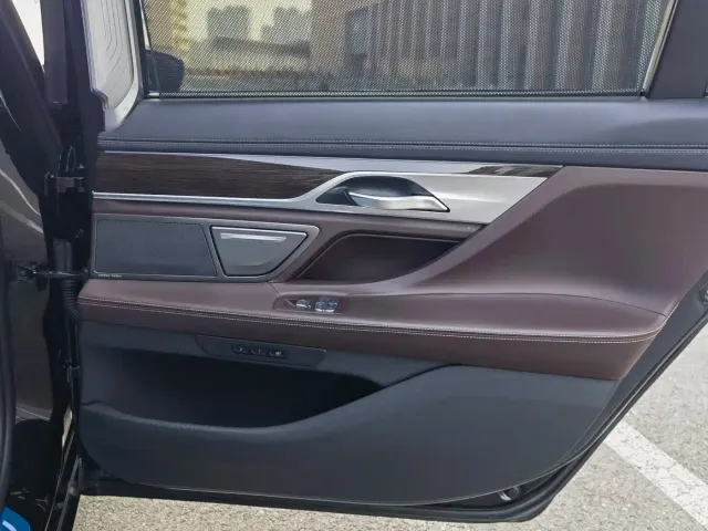 BMW BMW 7 Series 2021 Model 730Li Luxury Package — Фото автомобиля 13