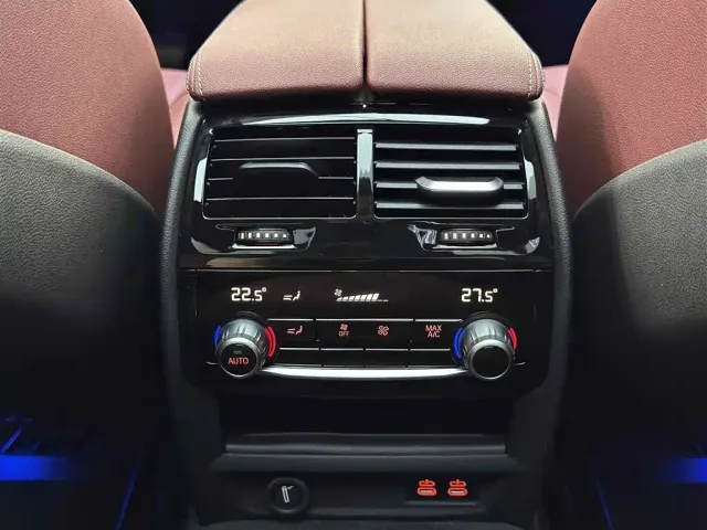BMW 5 Series — Фото автомобиля 11