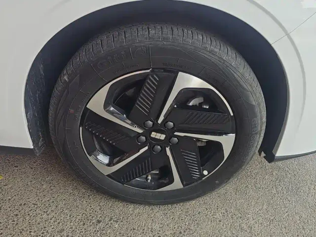 Geely Galaxy L6 — Фото автомобиля 6