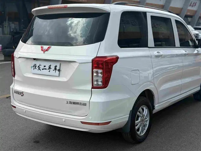 Wuling Hongguang — Фото автомобиля 16