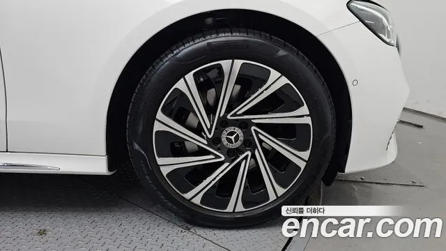 Mercedes-Benz E-Class E-класс W214 E300 4MATIC Exclusive — Фото автомобиля 20