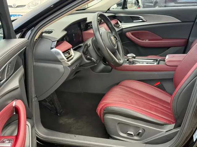 Hongqi H5 — Фото автомобиля 4