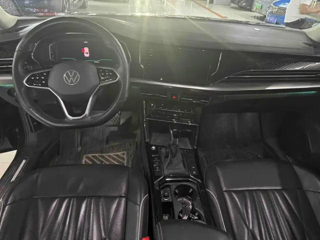 Volkswagen Passat — Фото автомобиля 2