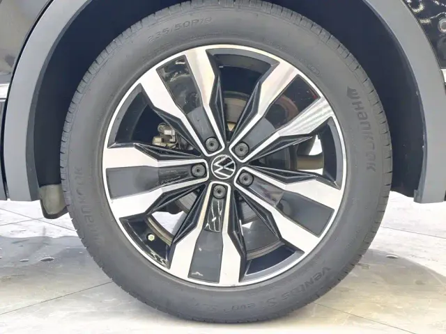 Volkswagen Tiguan L — Фото автомобиля 10
