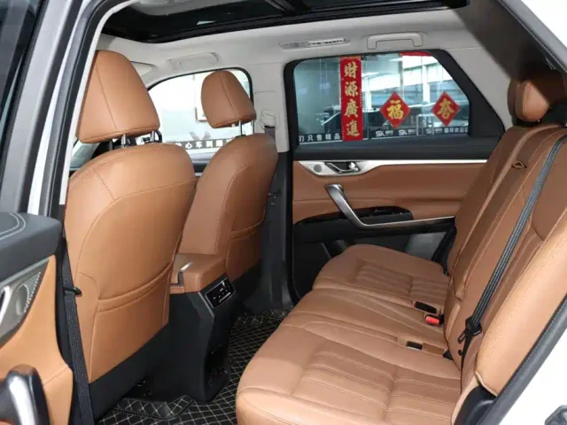 Changan CS95 — Фото автомобиля 11