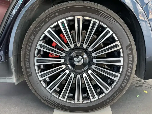 Nio ES8 — Фото автомобиля 18