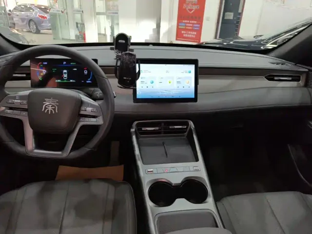 BYD Qin PLUS — Фото автомобиля 12
