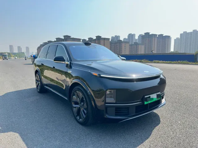 Li Auto L8 — Фото автомобиля 3