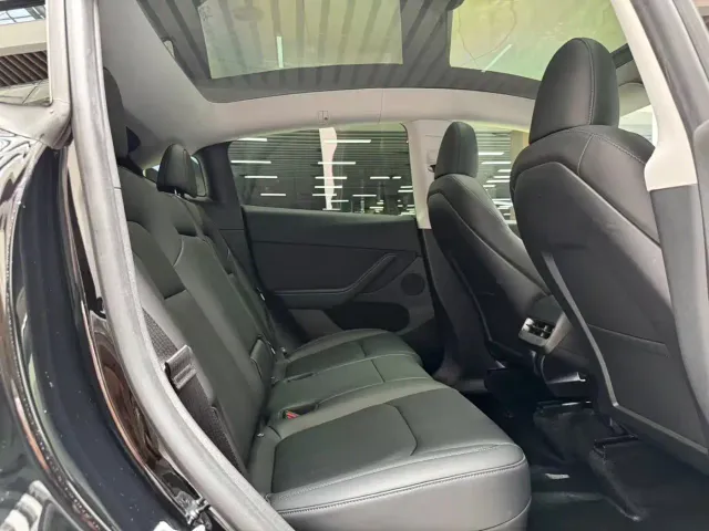 Tesla Model Y — Фото автомобиля 20