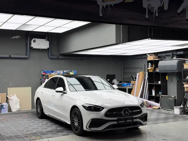 Фотография автомобиля — Mercedes-Benz C-Class