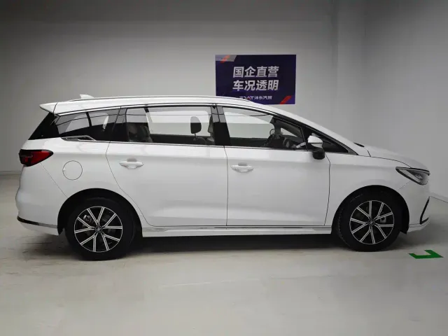 BYD Song MAX — Фото автомобиля 7