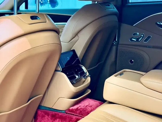 Bentley Flying Spur Plug-in Hybrid 2022 2.9T V6 Hybrid — Фото автомобиля 16