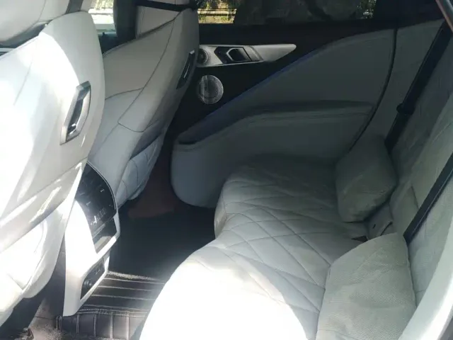 BMW XM — Фото автомобиля 11