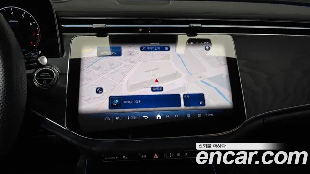 Mercedes-Benz E-Class — Фото автомобиля 12