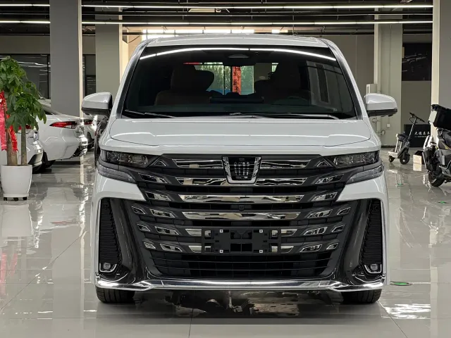 Toyota Vellfire — Фото автомобиля 2